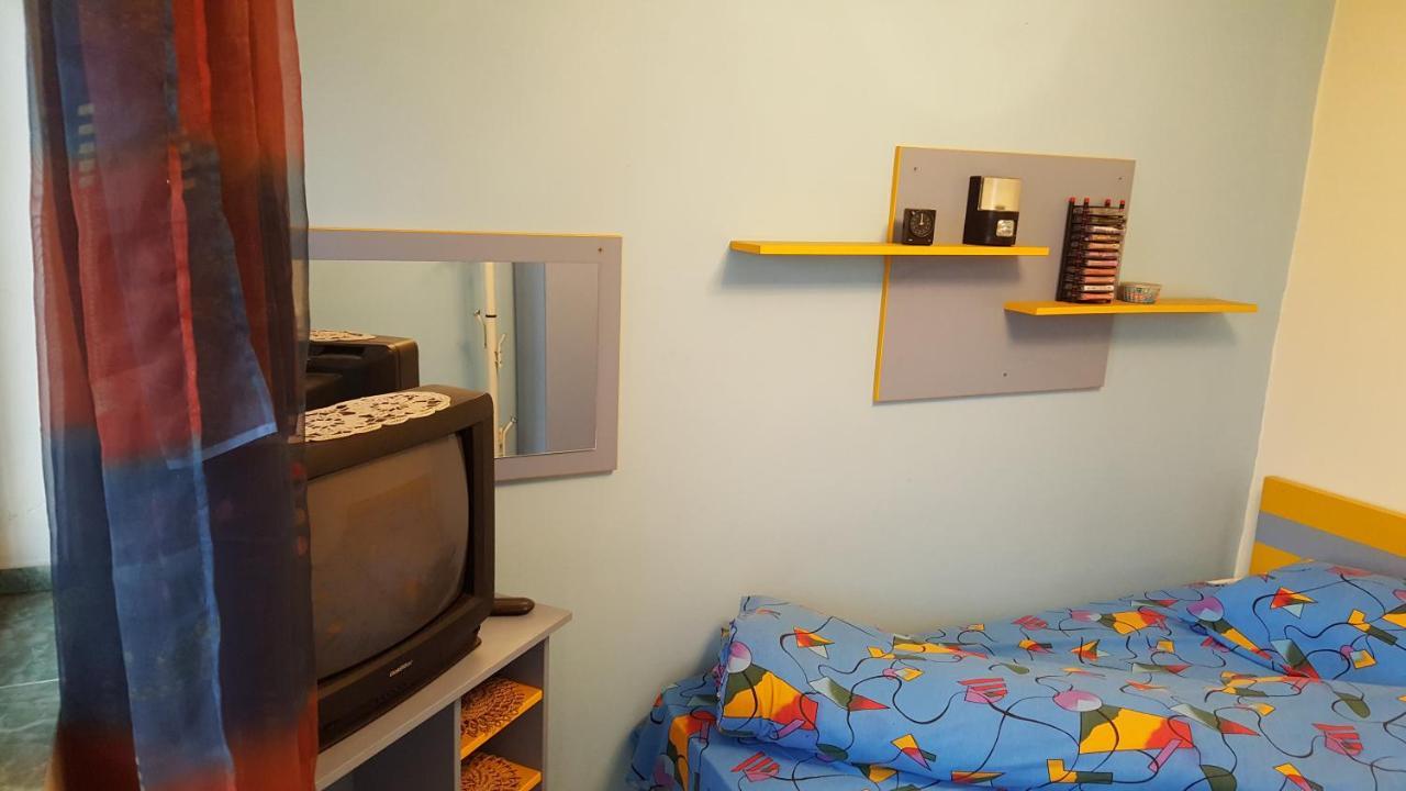Casele Lena Bed & Breakfast Aldesti  Dış mekan fotoğraf